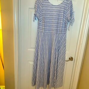 Cotton/poly summer dress, fits at waist.  Size 1X